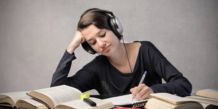 Luyện nghe tiếng Trung nâng cao trình độ như người bản địa