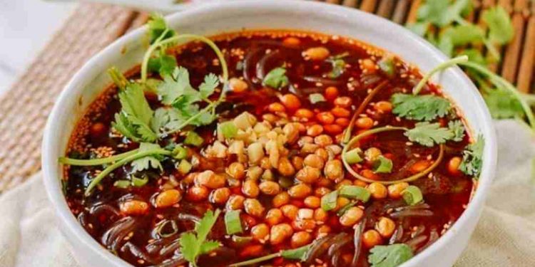 Miến chua cay Trùng Khánh thành phẩm cho người dùng thưởng thức