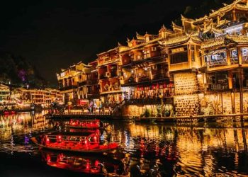 Khám phá Phượng hoàng cổ trấn Trung Quốc: Những Điều Thú Vị và Lịch Sử Của Nó