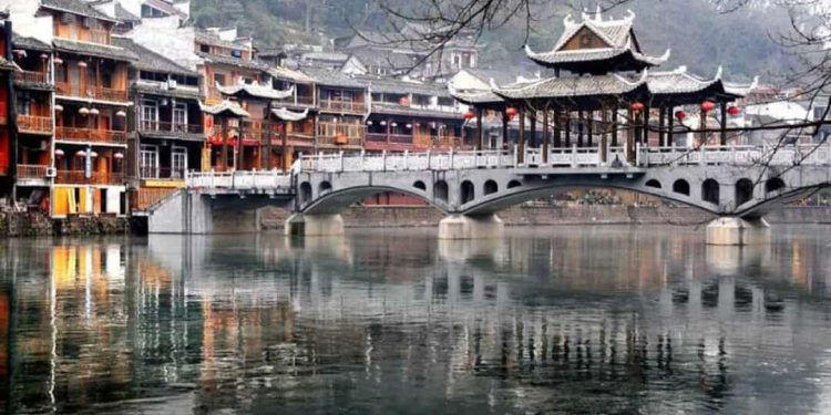 Những Điều Cần Biết Về Lịch Sử Phượng Hoàng Cổ Trấn Trung Quốc